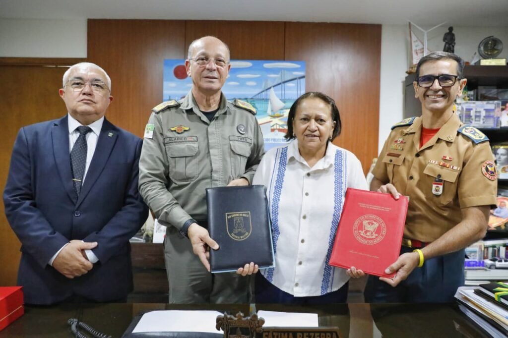 Governo do RN promove 735 oficiais e praças da Polícia Militar e do Corpo de Bombeiros
