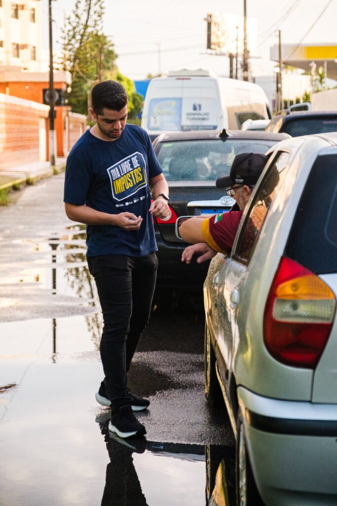 Gasolina a R$ 4,49 marca Dia Livre de Impostos em Natal nesta quinta-feira com descontos de até 70%; confira as lojas participantes