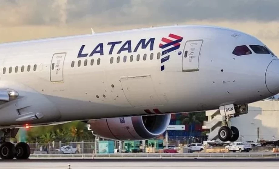 CEO da LATAM alerta: fim da escala 6×1 pode acabar com voos internacionais no Brasil