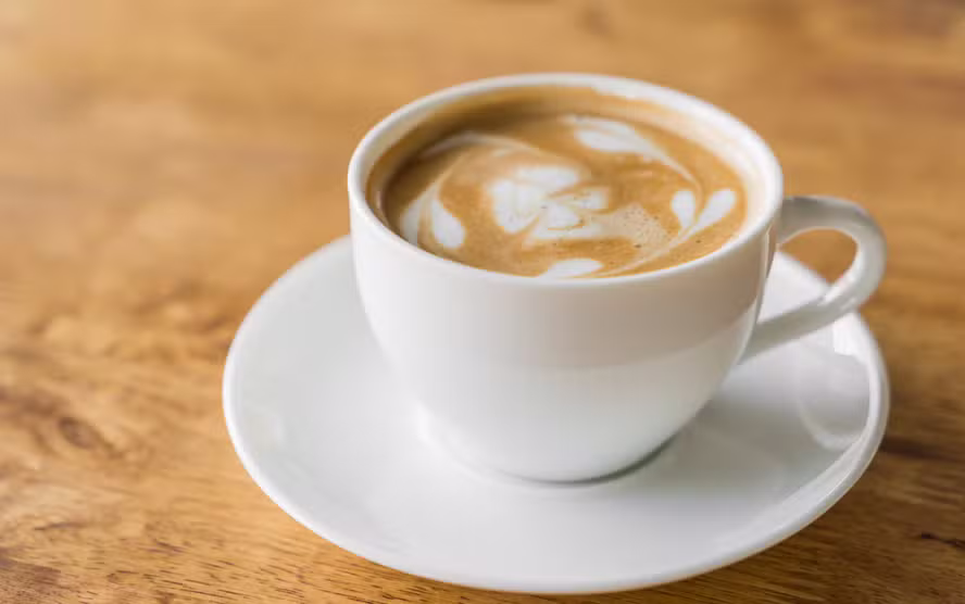 Café com leite é mais saudável? O que dizem os especialistas