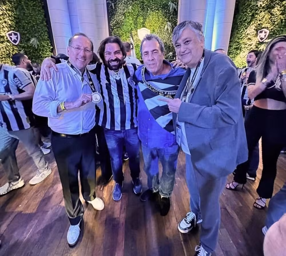 Bastidores: sob nova direção, Botafogo afasta última ligação com Textor e sobe tom de críticas