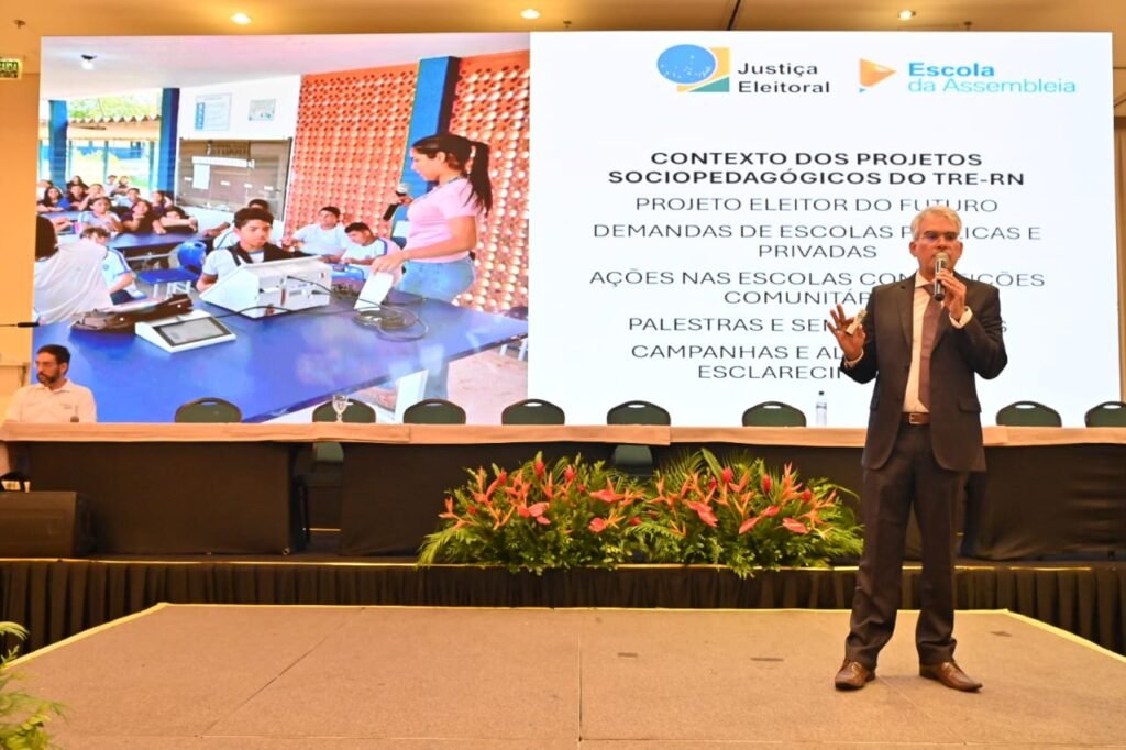 Educação política, cidadania e democracia são temas centrais das palestras do V EREL