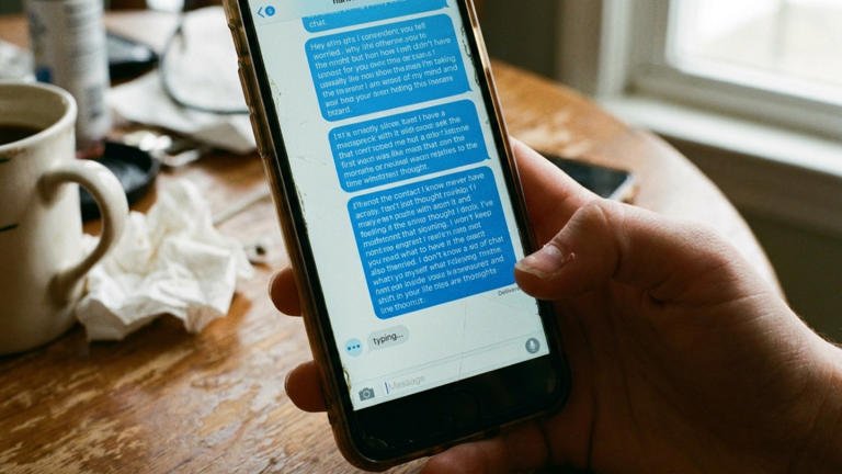 Pessoas que respondem mensagens com texto enorme têm esse traço, segundo a psicologia