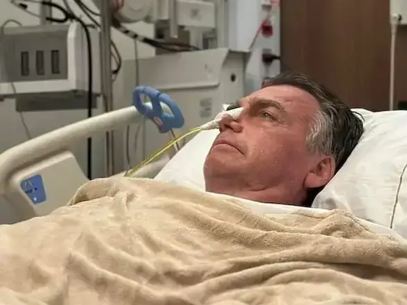 Bolsonaro apresenta agravamento em quadro médico e relatório indica preocupação