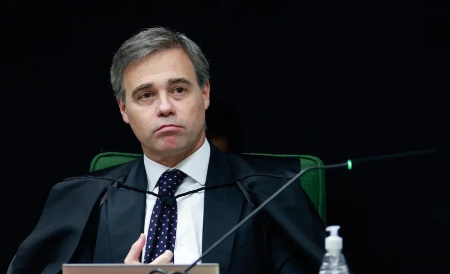 André Mendonça determina quebra de sigilo do iCloud de ‘Sicário’ e avisa: ‘tem mais coisa por vir’