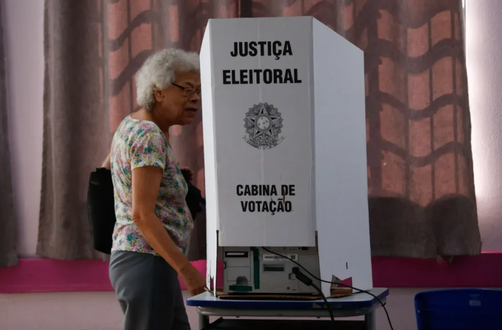 Com 23% do eleitorado, voto 60+ ganha destaque, avaliam especialistas