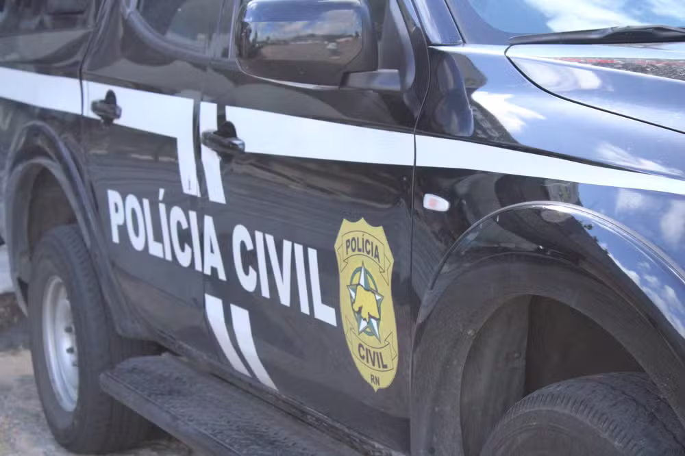 Cuidadora e marido são presos suspeitos de furtar cartões e sacar dinheiro de idosos no RN
