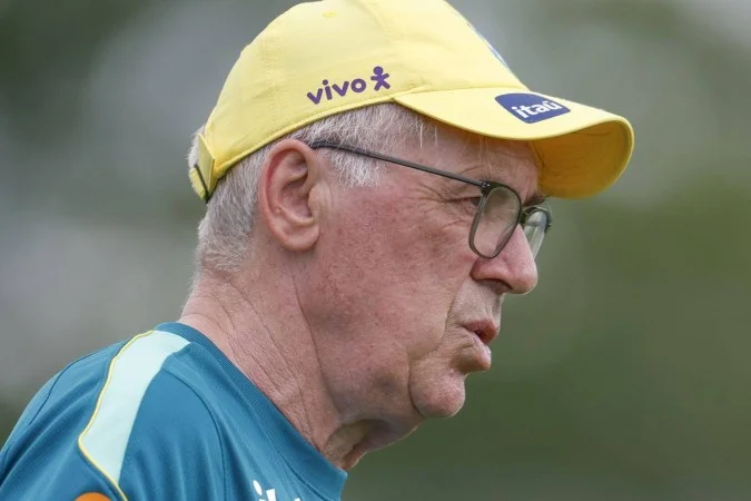 “Creio que jogarão juntos”, admite Ancelotti sobre Vini Jr. e Neymar