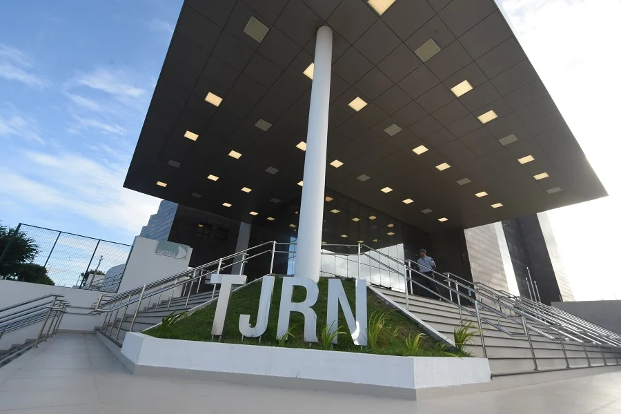 TJRN justifica supersalários de magistrados com indenização por férias e nega irregularidade