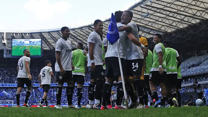 Único do Rio a vencer, Botafogo fecha 20ª rodada do Brasileirão em sétimo, a dois pontos do G-5