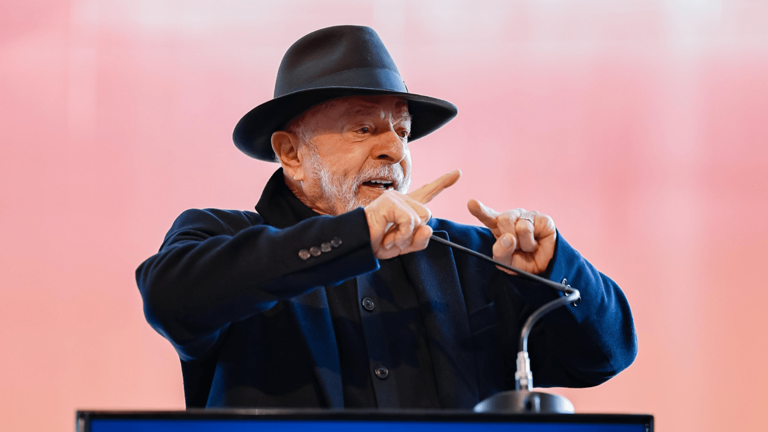 Em semana decisiva para negociações, Lula diz que “não vai ter tarifaço”