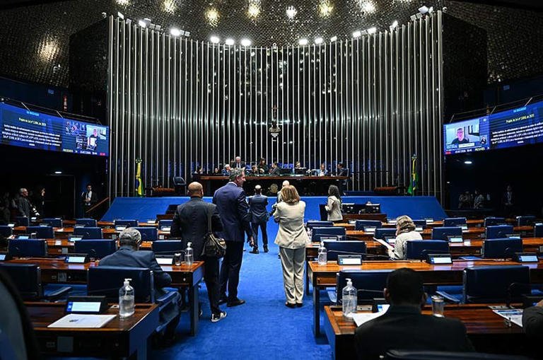 Pix pensão: entenda o projeto de lei aprovado no Senado e que segue para sanção de Lula