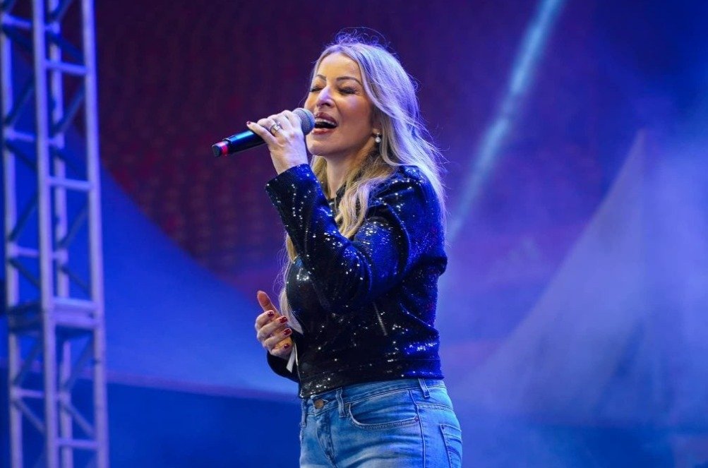 Serra de São Bento celebra padroeiro com show de Adriana Arydes, um dos destaques da música católica, no sábado (4)