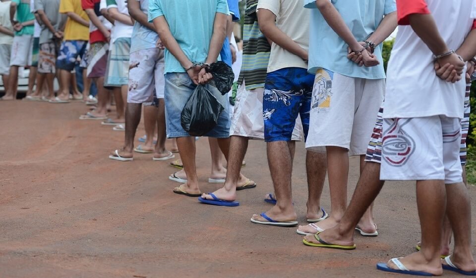 Congresso enrola para reduzir maioridade penal há 33 anos, ignorando vontade popular