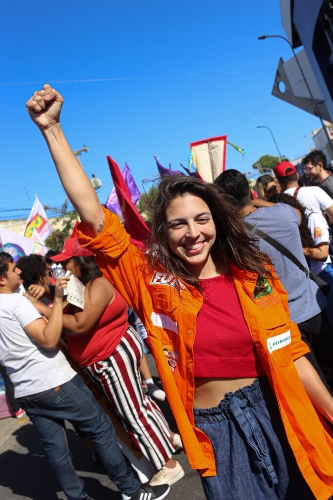 Natália Bonavides lança campanha pela reestatização da Refinaria Clara Camarão com apoio do Sindicato dos Petroleiros