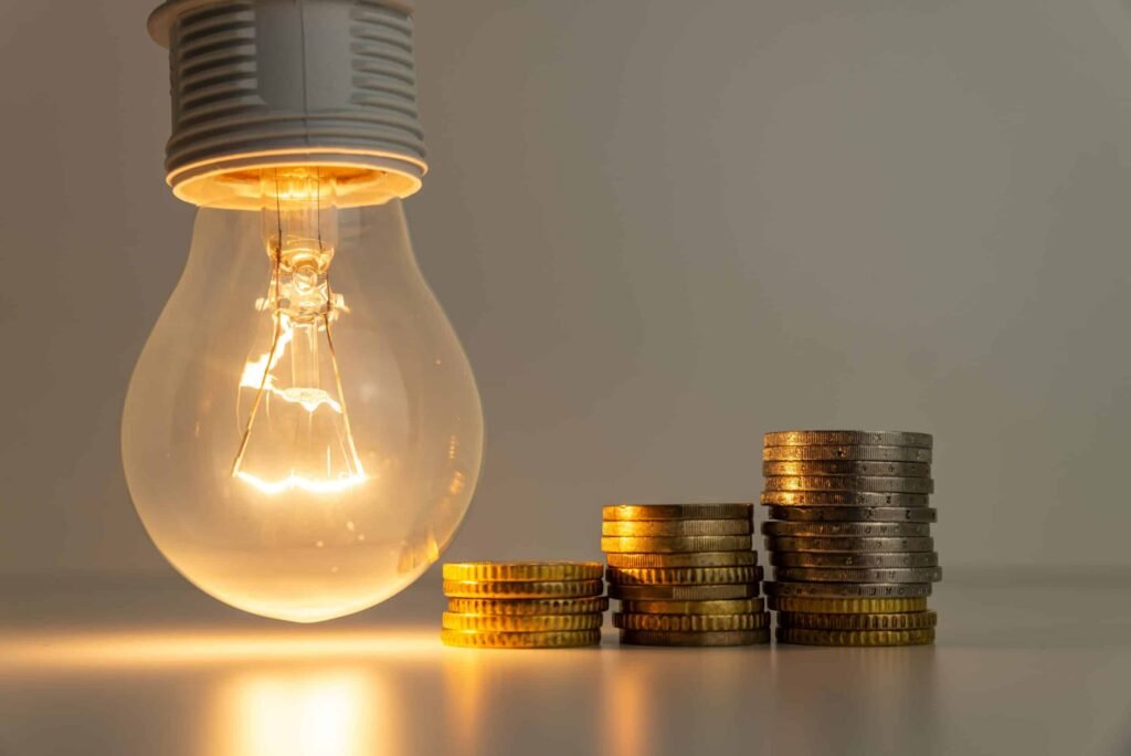 Sua conta de luz pode estar mais cara por causa de um hábito que quase ninguém percebe
