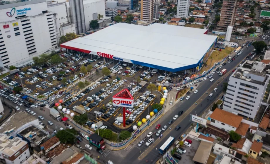 Crise: Maior rede de supermercados do Brasil fecha 29 lojas e demite mais de 6 mil funcionários