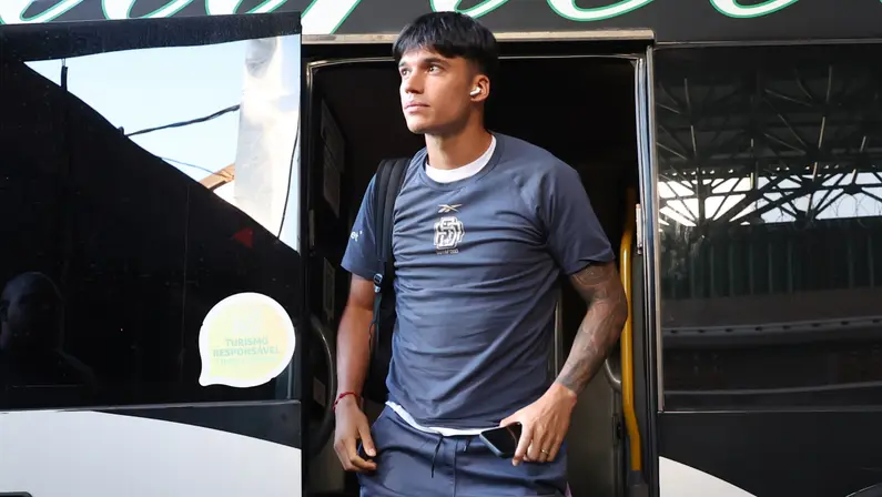Joaquín Correa recebe sondagens, mas quer ficar no Botafogo e acredita em volta por cima