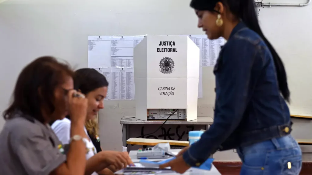 Por que mulheres e homens votam cada vez mais diferente — e como isso pode definir eleição entre Lula e Flávio Bolsonaro