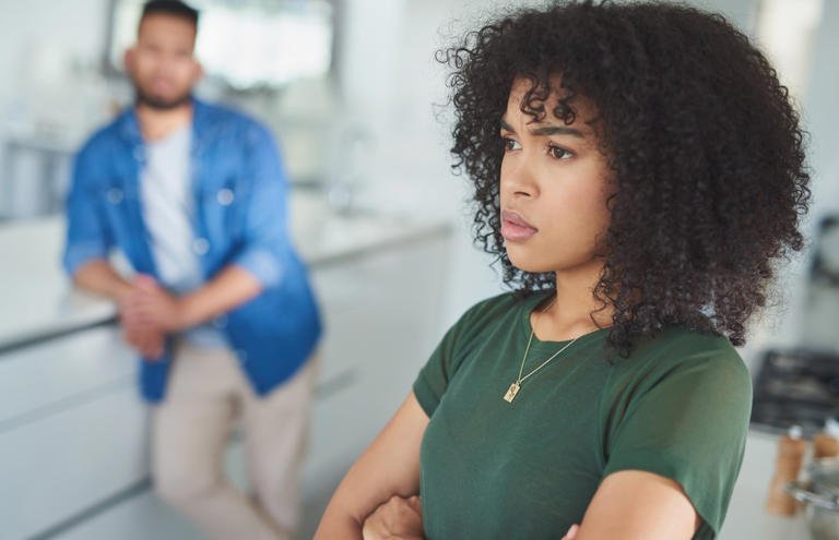 A psicologia explica por que algumas pessoas simplesmente não conseguem pedir desculpas