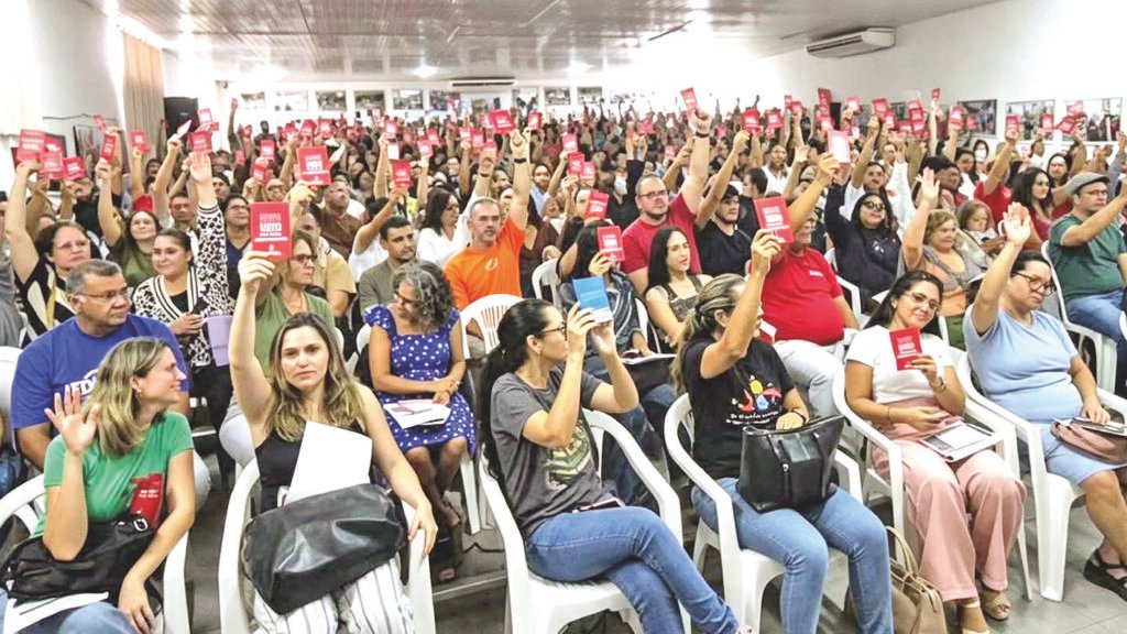 Professores de Natal anunciam greve por tempo indeterminado