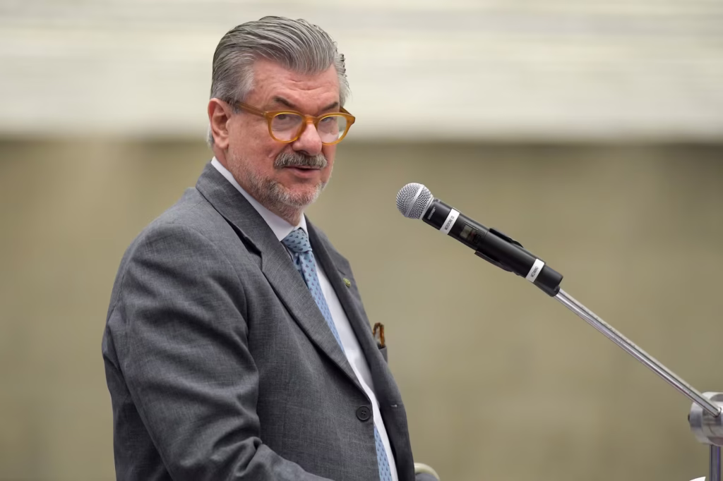 STJ pune Marco Buzzi com perda do cargo por assédio e importunação sexual