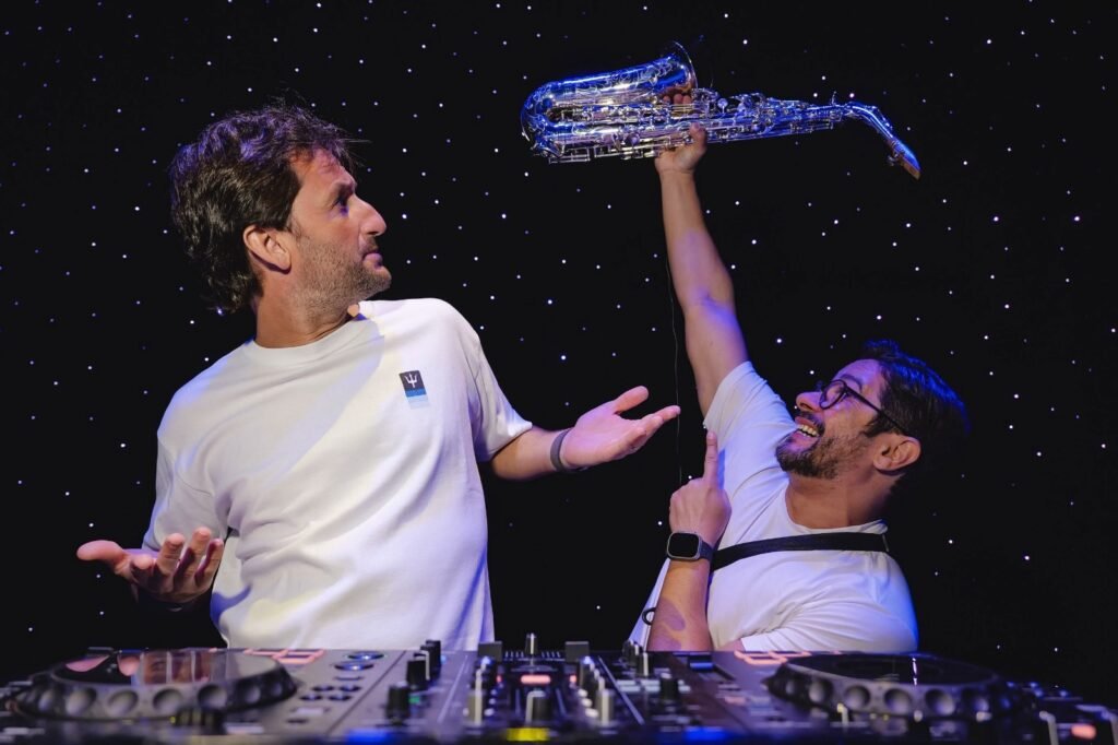 Com primeiro lote esgotado, Festival CAVE confirma Rebeka Martins, Pedro Luccas e Bianca Chami feat. Sax In The House como atrações