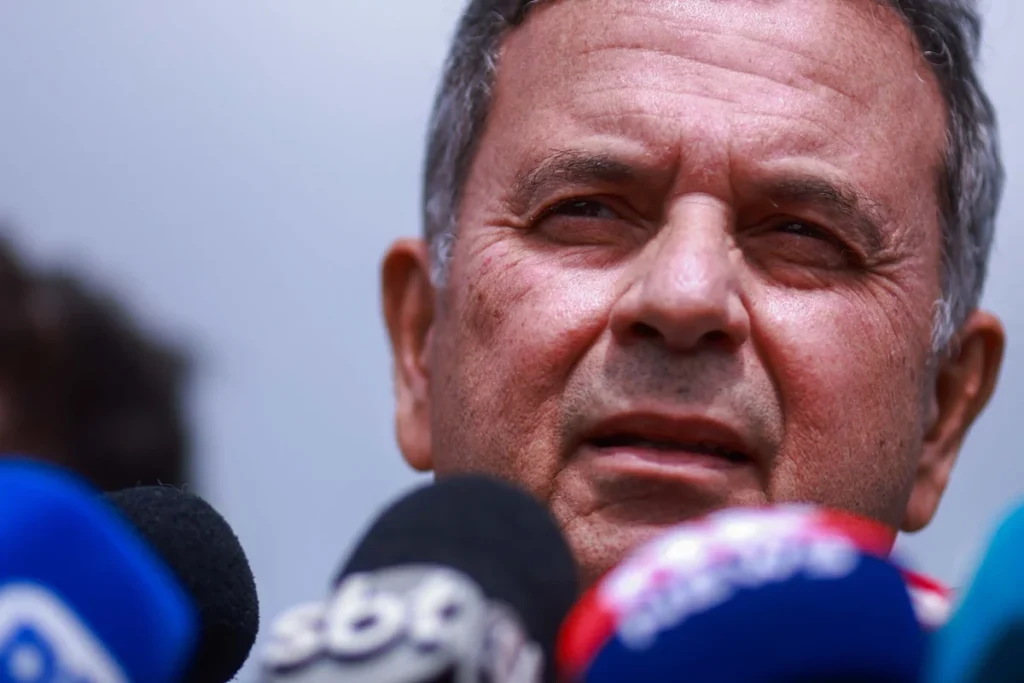 Centrão aposta que Flávio anunciará Rogério Marinho como vice
