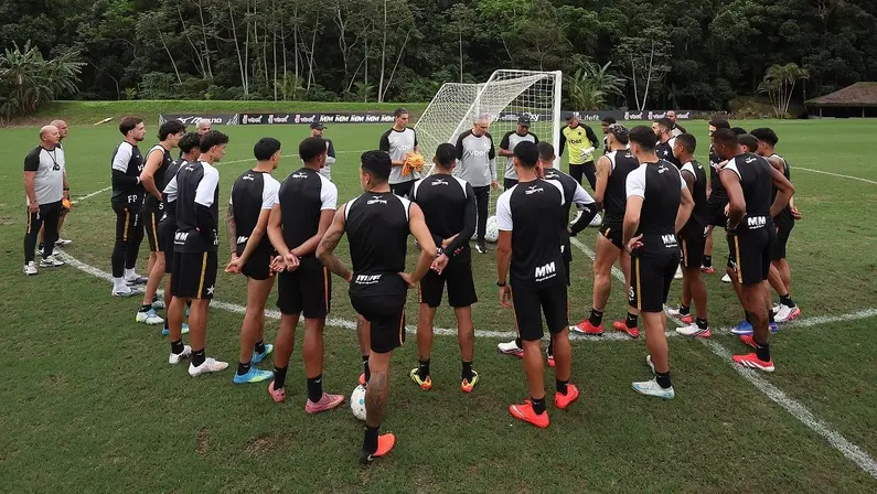 Botafogo começa a planejar 2027 com comissão de Tite, mira ‘time mais físico e de imposição’ e não deve contratar jogadores abaixo de 1,70m