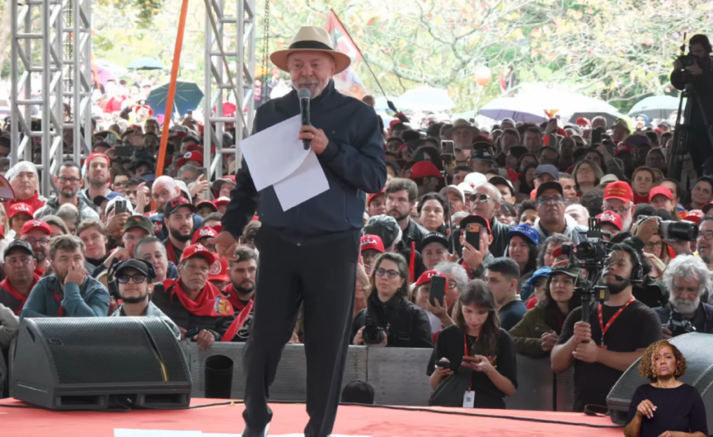 Bolsa Família maior não muda intenção de voto em Lula, mostra pesquisa