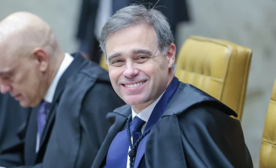 André Mendonça pede a Fachin o afastamento cautelar de Alexandre de Moraes do STF