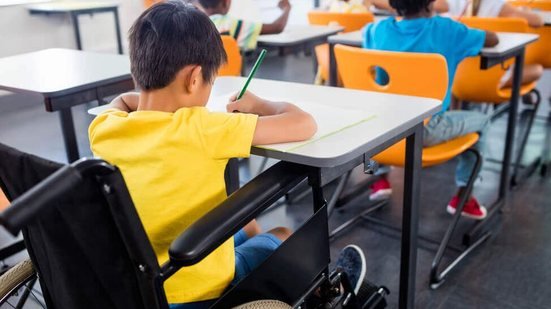 Rede pública do RN concentra maior oferta de profissionais de apoio para estudantes com deficiência do Nordeste