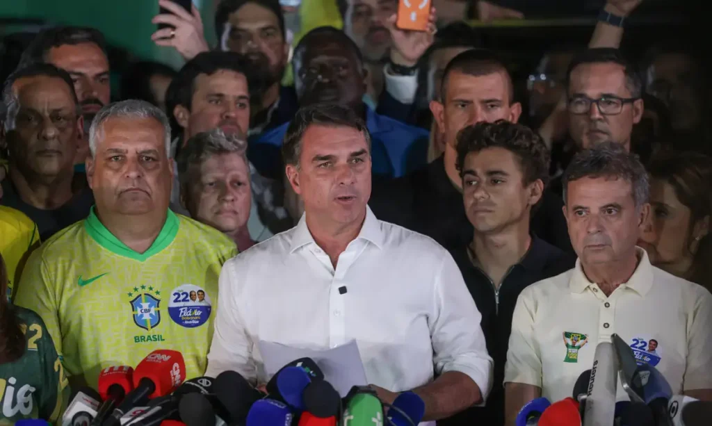 Flávio diz que não reconhece vitória de Lula e vai pedir anulação da eleição