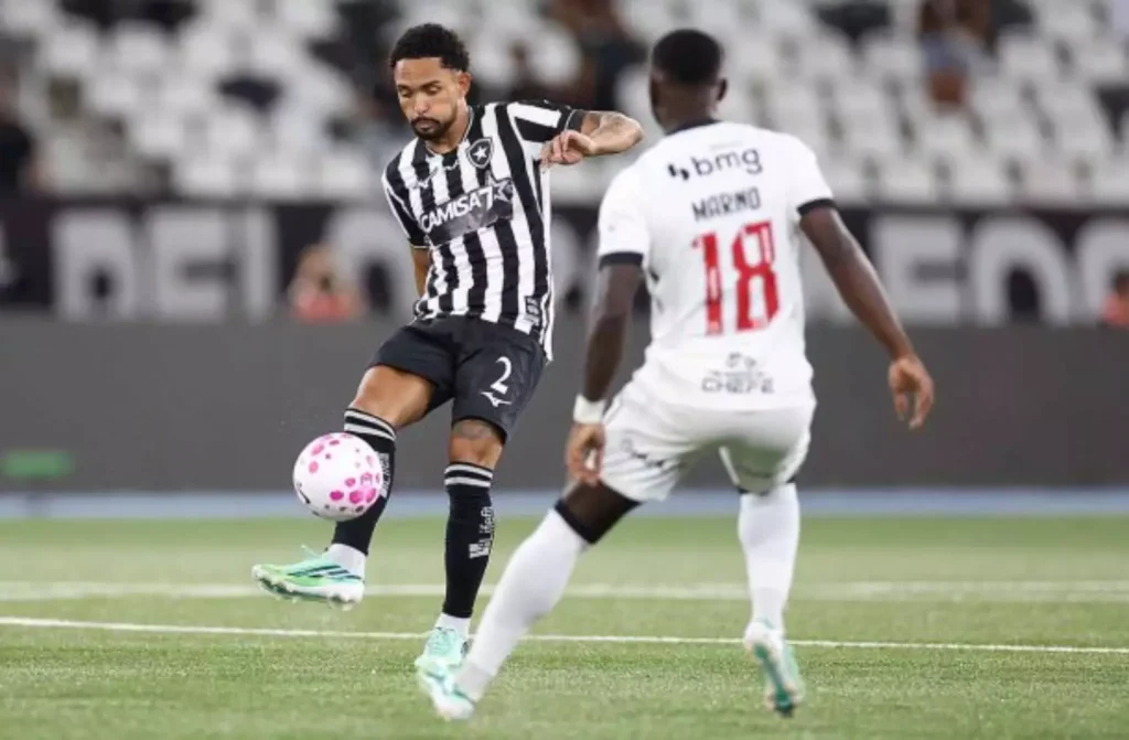 Botafogo atualiza boletim médico de Vitinho e Arthur Chaves