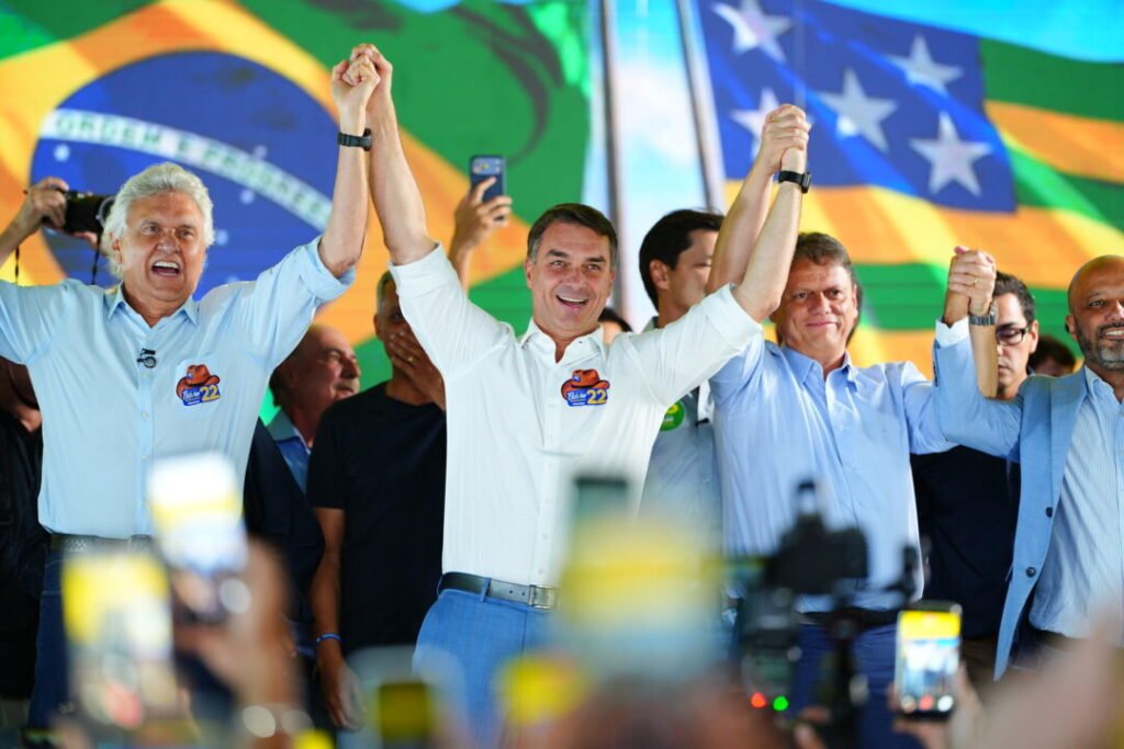 PoderData aponta Flávio com 53% dos votos válidos no 2º turno