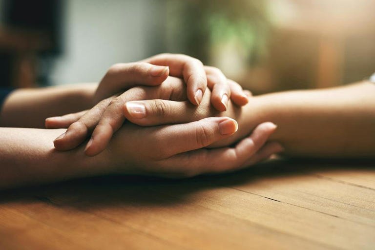 Mulheres são mais inteligentes emocionalmente que homens e isso é um problema, revela estudo