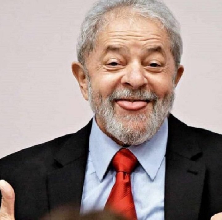 Bloqueio de celulares nos presídios vem após quase 12 de Lula, a 12 dias do segundo turno