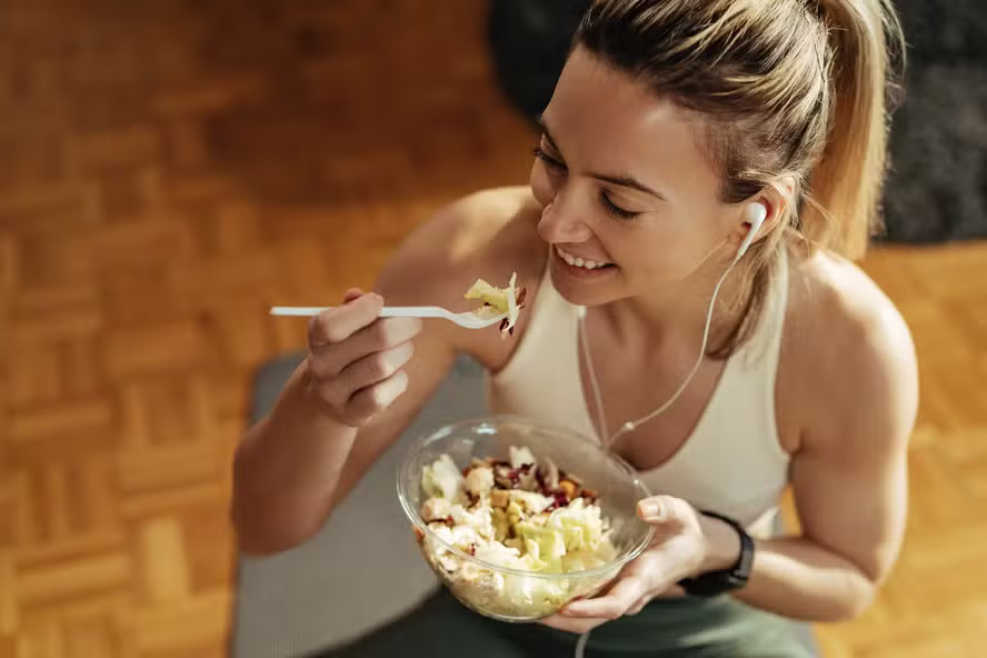 Tempero sonoro: escutar música pode melhorar o sabor da sua comida, diz estudo