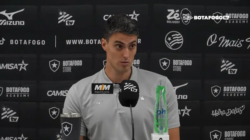 Matheus Bachi sai ‘contente, não satisfeito’ com empate do Botafogo com Coritiba e valoriza: ‘Espírito de equipe muito forte’