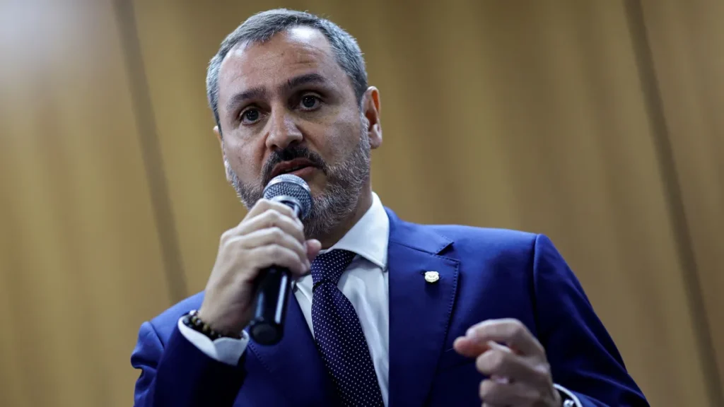 PF deve entregar hoje a Fachin material do caso Master que cita ministros